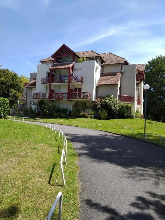 Le Petit Park-Studio-Terrasse- Piscine-Wifi Fibre Apartman Pau Kültér fotó